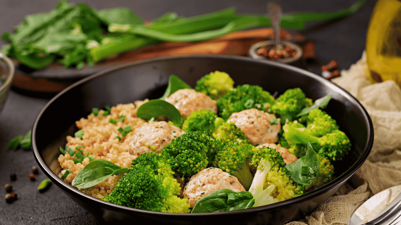 Goodbye steaming: the cooking method that keeps the most nutrients in broccoli + easy recipes you can try at home